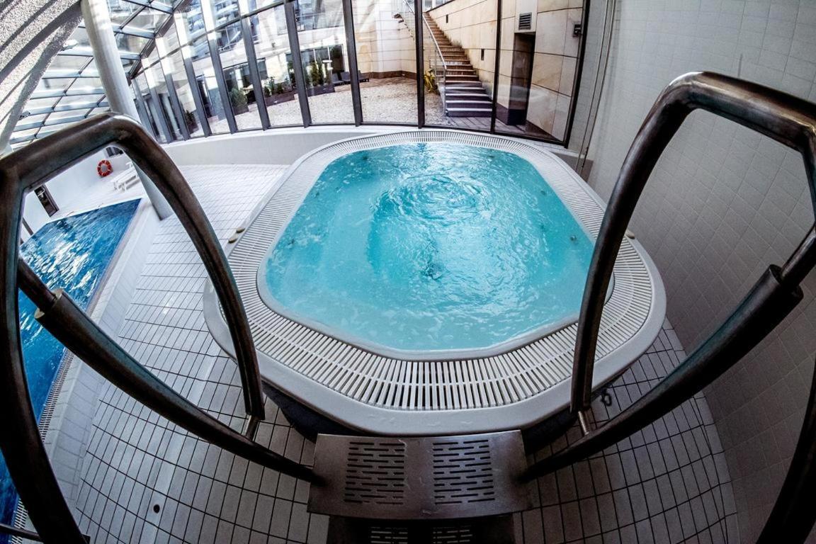 Premium Apartment For Old Town & Jewish Quarter Plus Pool Краков Экстерьер фото